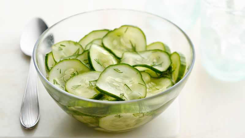 Met komkommer kun je ook een lekkere salade maken.